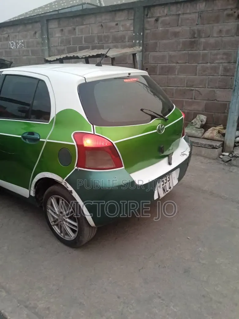 Toyota Yaris 2017 Vert