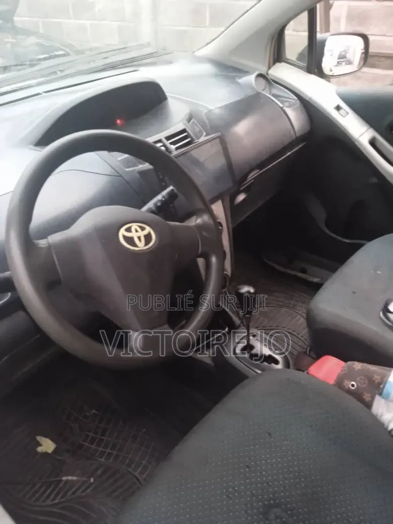 Toyota Yaris 2017 Vert