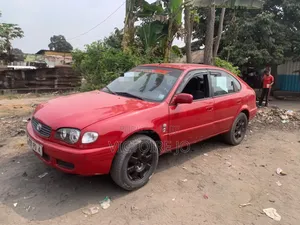 Toyota Corolla 2017 Rouge