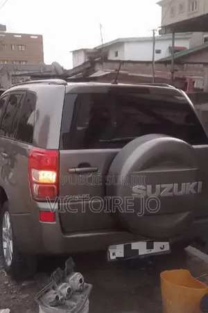 Suzuki Vitara 2018 Gris