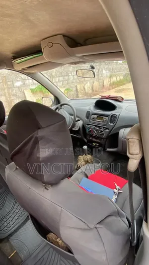 Toyota Yaris 1.5 2000 Gris