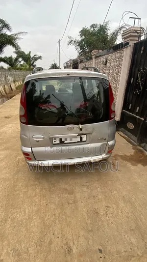 Toyota Yaris 1.5 2000 Gris