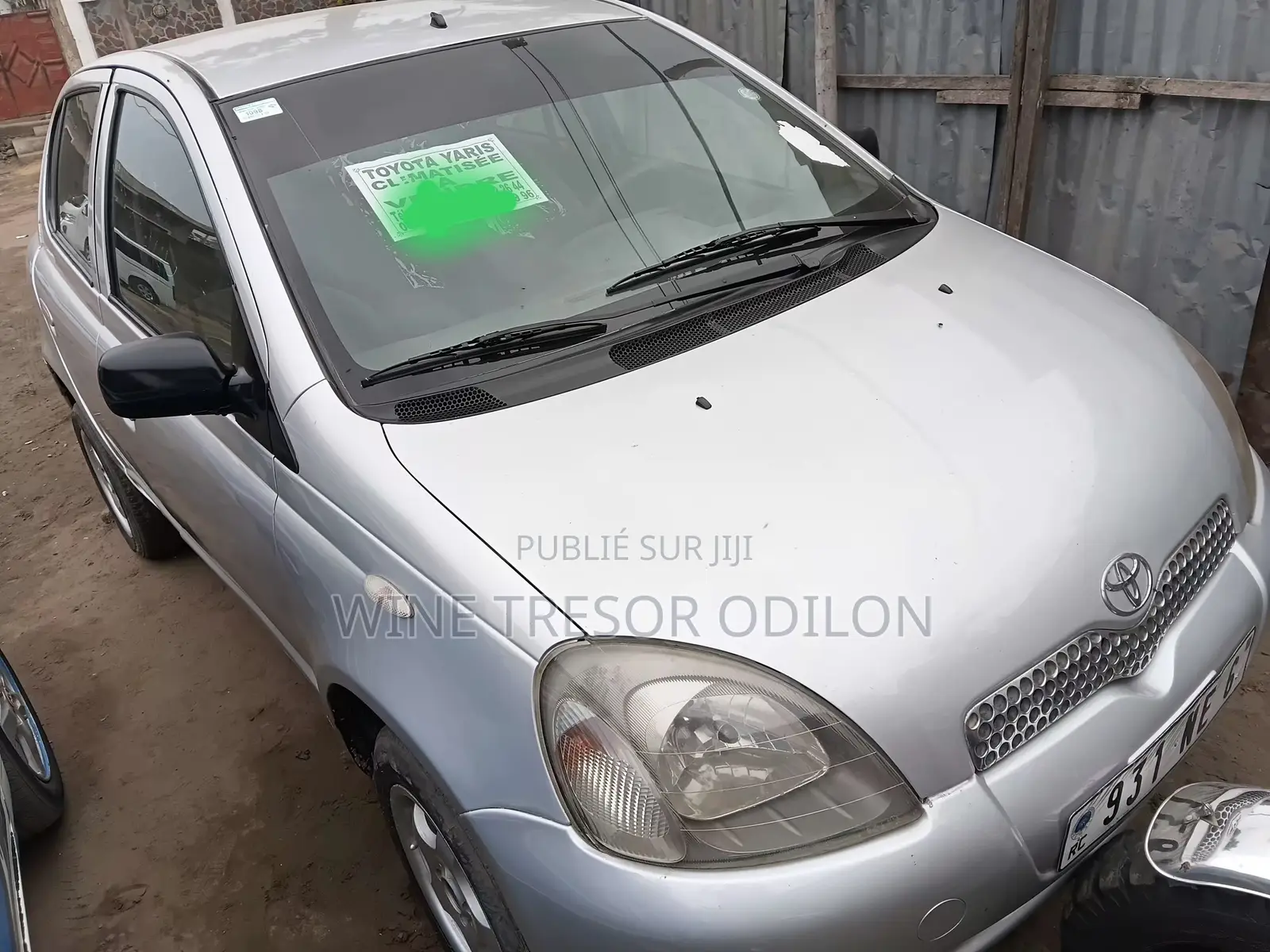 Toyota Yaris 1.5 2000 Gris