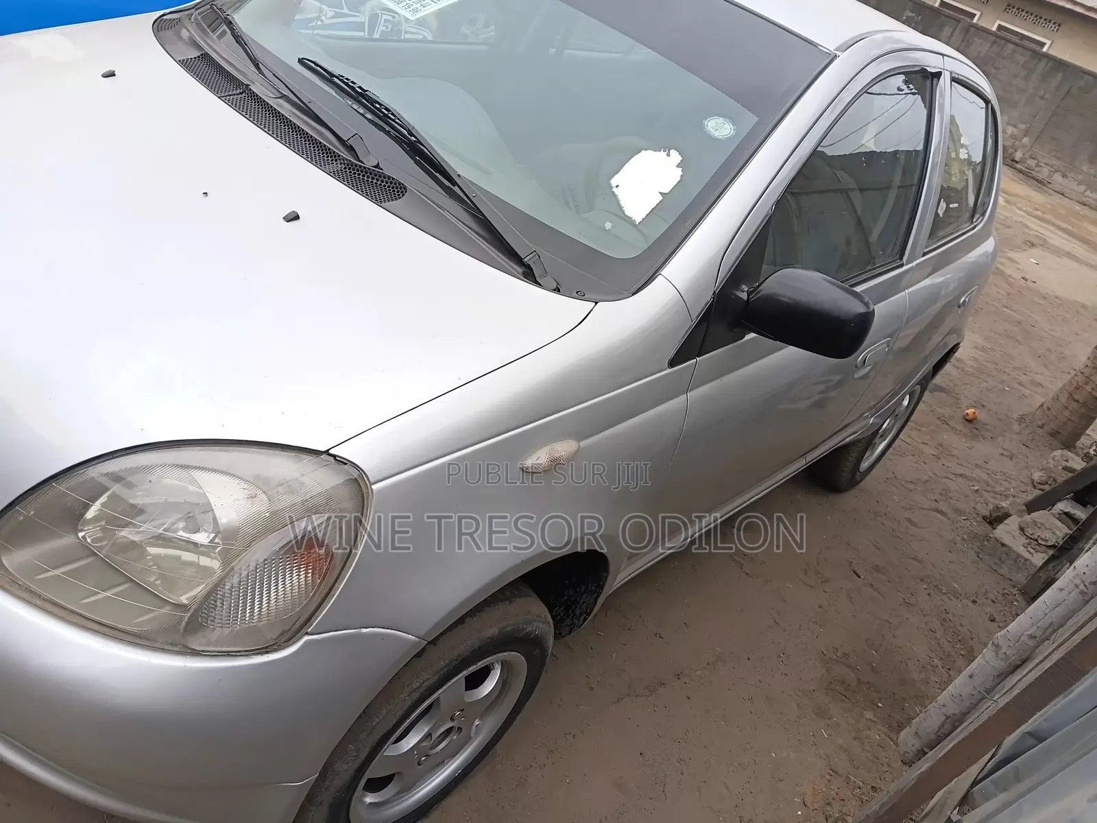 Toyota Yaris 1.5 2000 Gris
