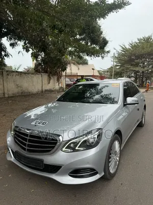 Mercedes-Benz E300 2015 Gris