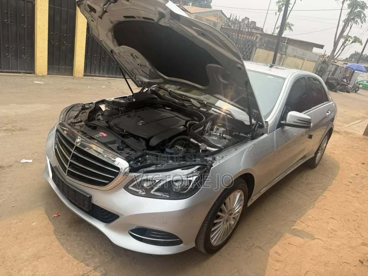 Mercedes-Benz E300 2015 Gris