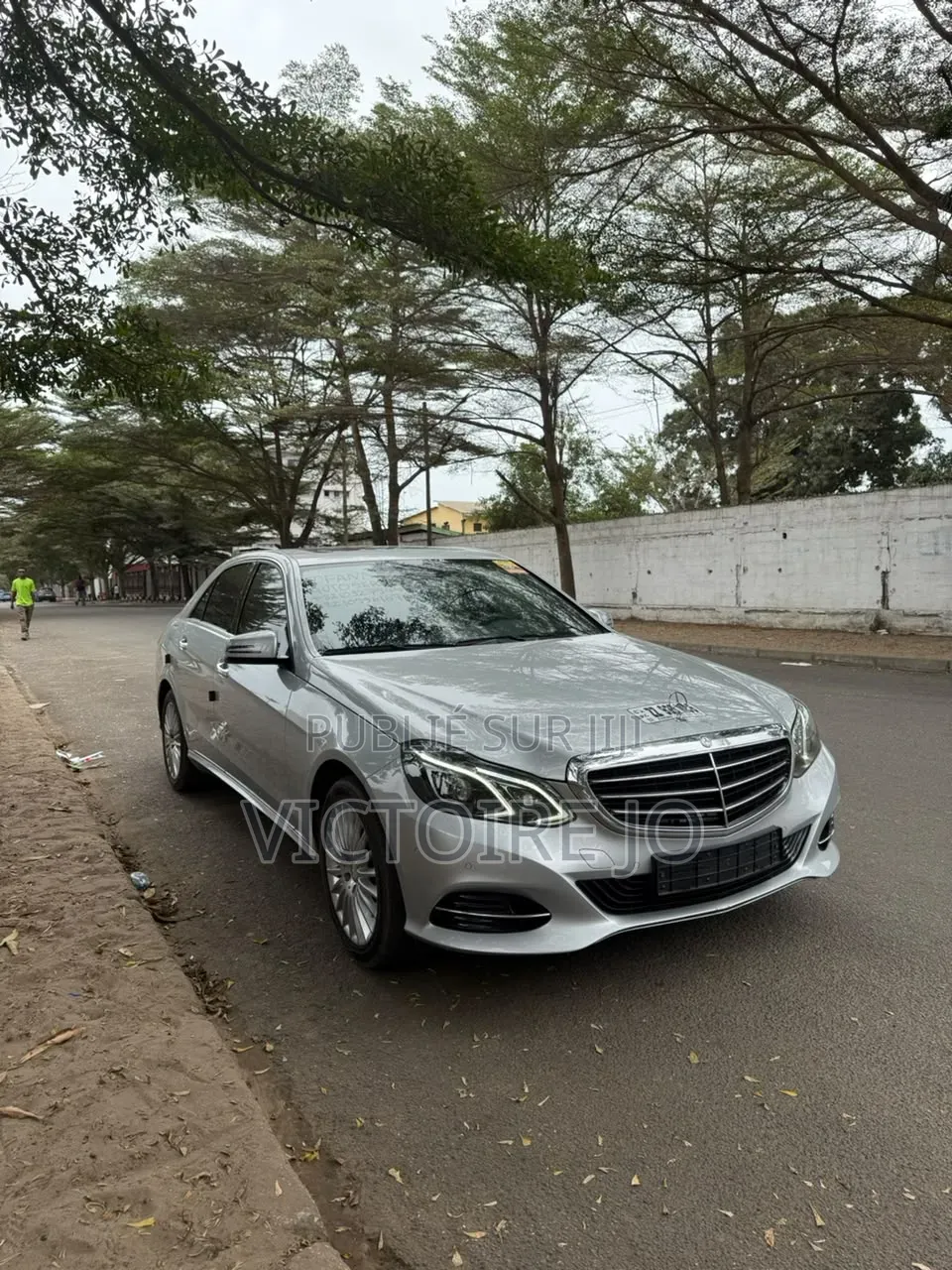 Mercedes-Benz E300 2015 Gris