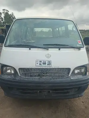 Hyundai H1 2025 Gris