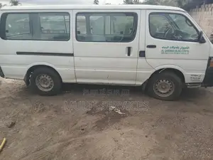 Hyundai H1 2025 Gris