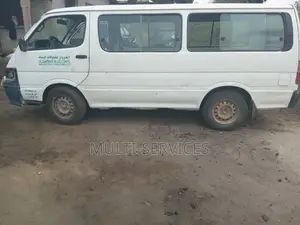 Hyundai H1 2025 Gris