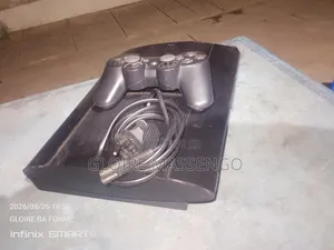 Vente d'Une PS3 Ultra Slim 500go