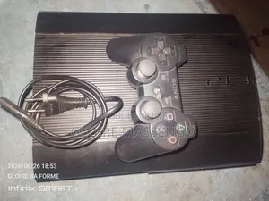 Vente d'Une PS3 Ultra Slim 500go