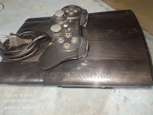 Vente d'Une PS3 Ultra Slim 500go