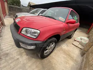 Toyota RAV4 Automatic 2000 Rouge