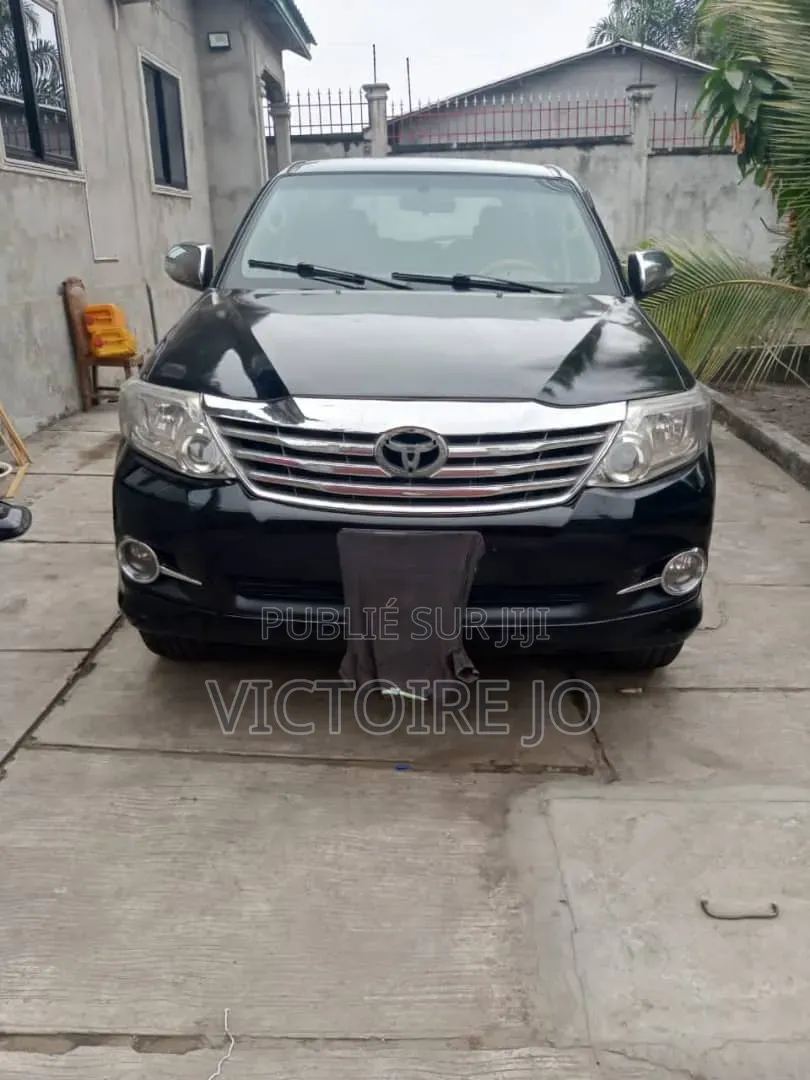 Toyota Fortuner 2016 Noir