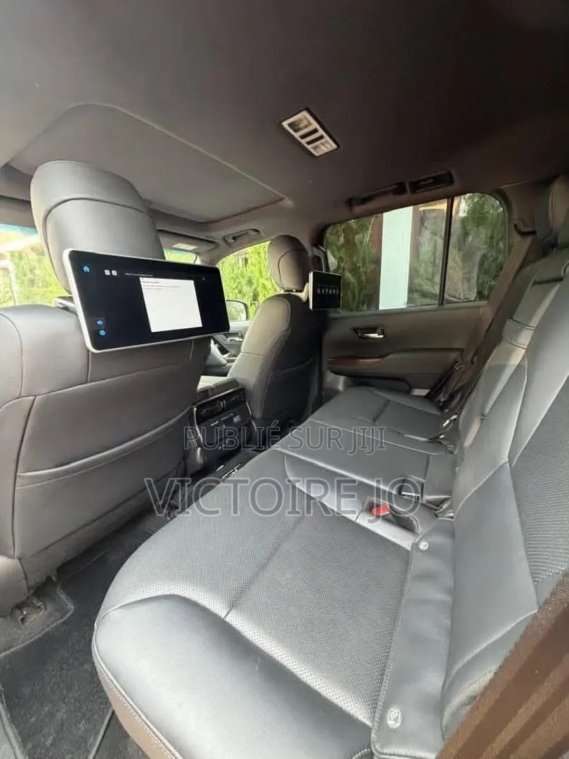 Toyota Land Cruiser 2023 Noir