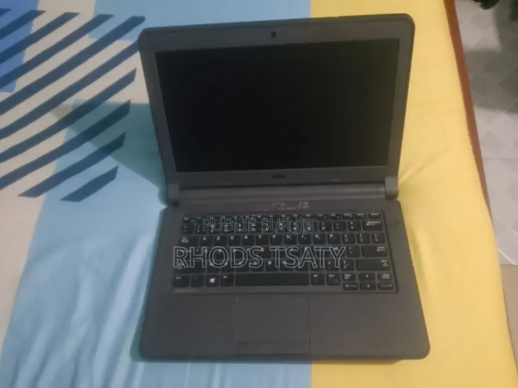 Ordinateur portable Dell G3 17 3579 4GB Intel Core i3 HDD 512GB