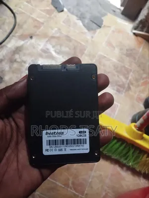 Disque Dur SSD 2.5 Sata De 128 Gb Dans Le Carton 15.000