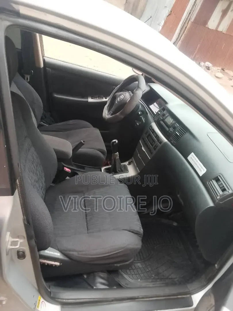 Toyota Corolla 2017 Gris