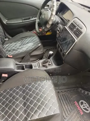 Toyota Avensis 2014 Gris