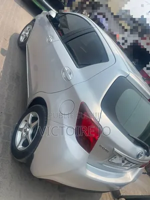 Toyota Yaris 2017 Gris