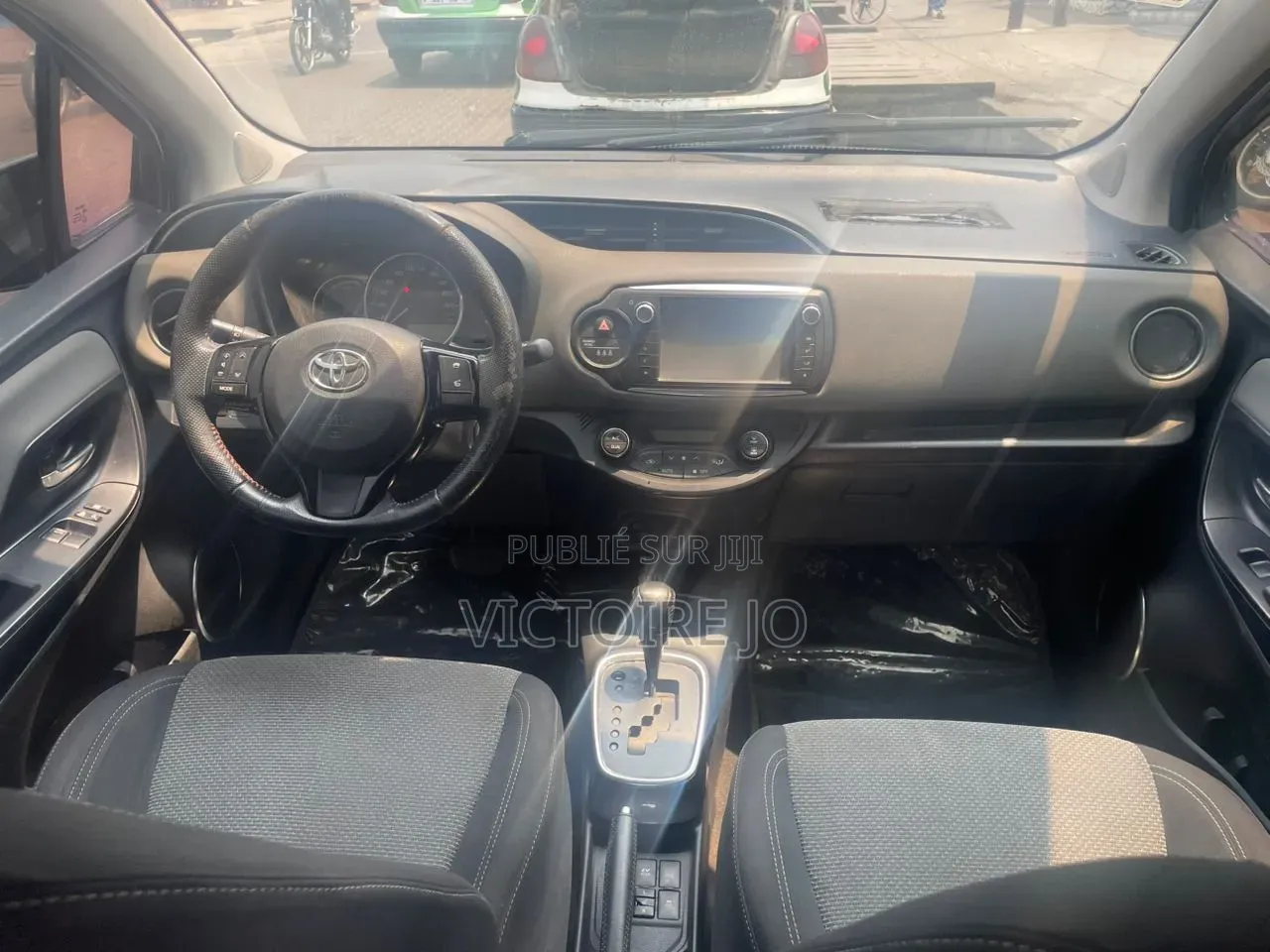 Toyota Yaris 2017 Gris