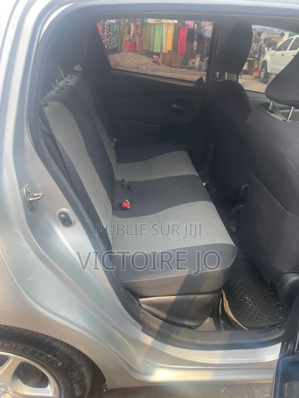 Toyota Yaris 2017 Gris