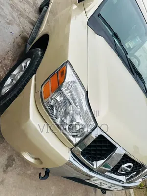 Nissan Armada 2015 Jaune