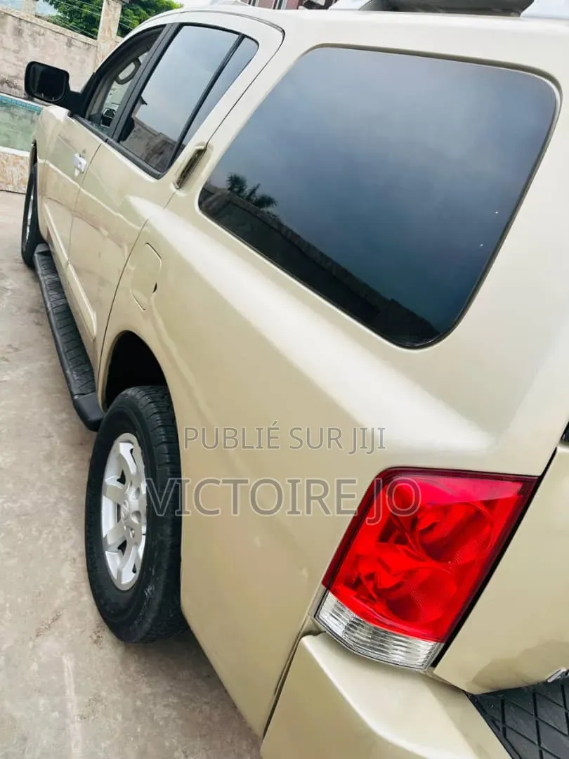 Nissan Armada 2015 Jaune