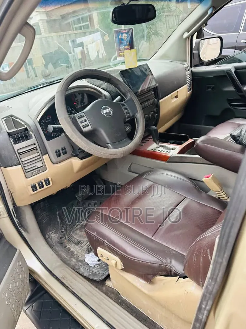 Nissan Armada 2015 Jaune