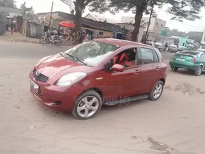 Toyota Yaris 2016 Rouge