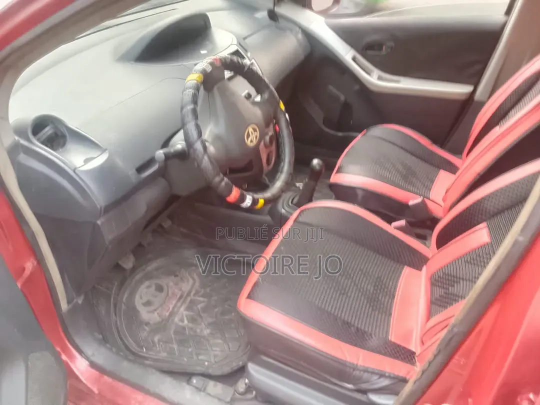 Toyota Yaris 2016 Rouge