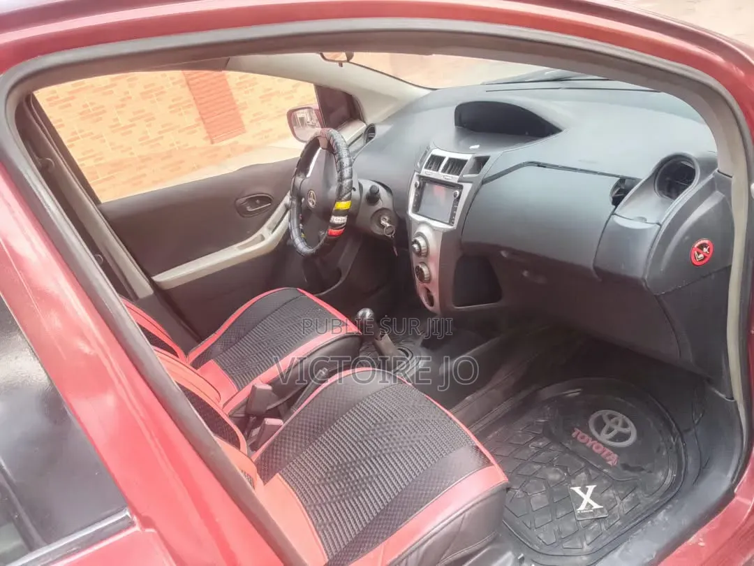 Toyota Yaris 2016 Rouge