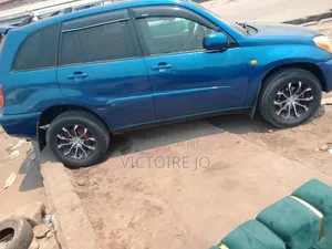 Toyota RAV4 2017 Bleu