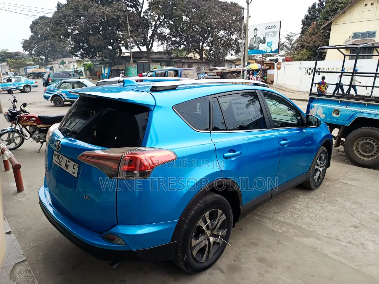 Toyota RAV4 LE AWD (2.5L 4cyl 6A) 2017 Bleu