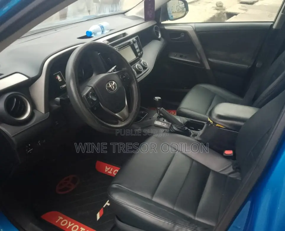 Toyota RAV4 LE AWD (2.5L 4cyl 6A) 2017 Bleu