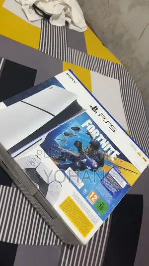Ps5 Slime Neuf/ 3 Manettes / Avec 15jeux