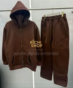 Complet Neutre Avec Cagoule