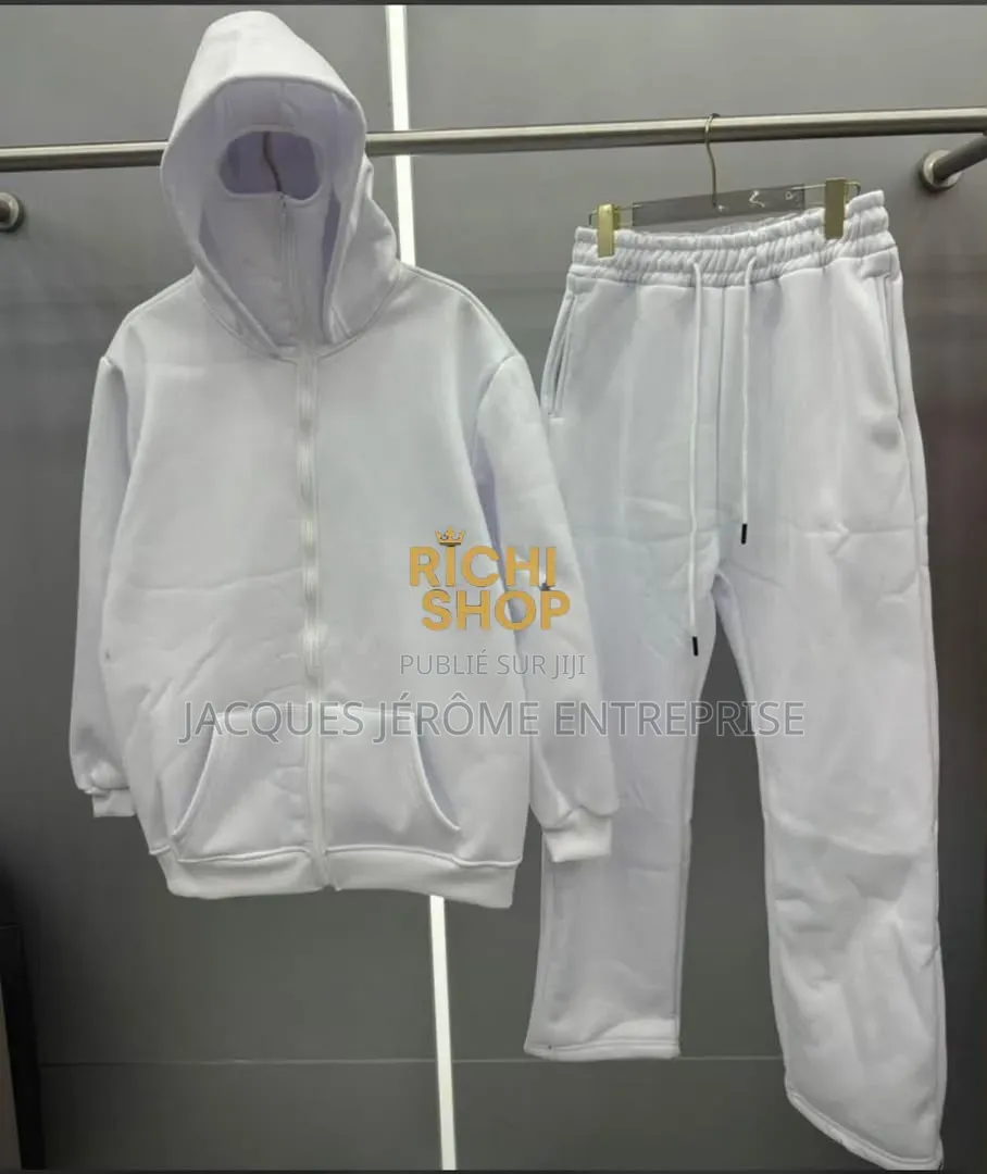 Complet Neutre Avec Cagoule