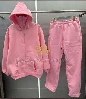 Complet Neutre Avec Cagoule