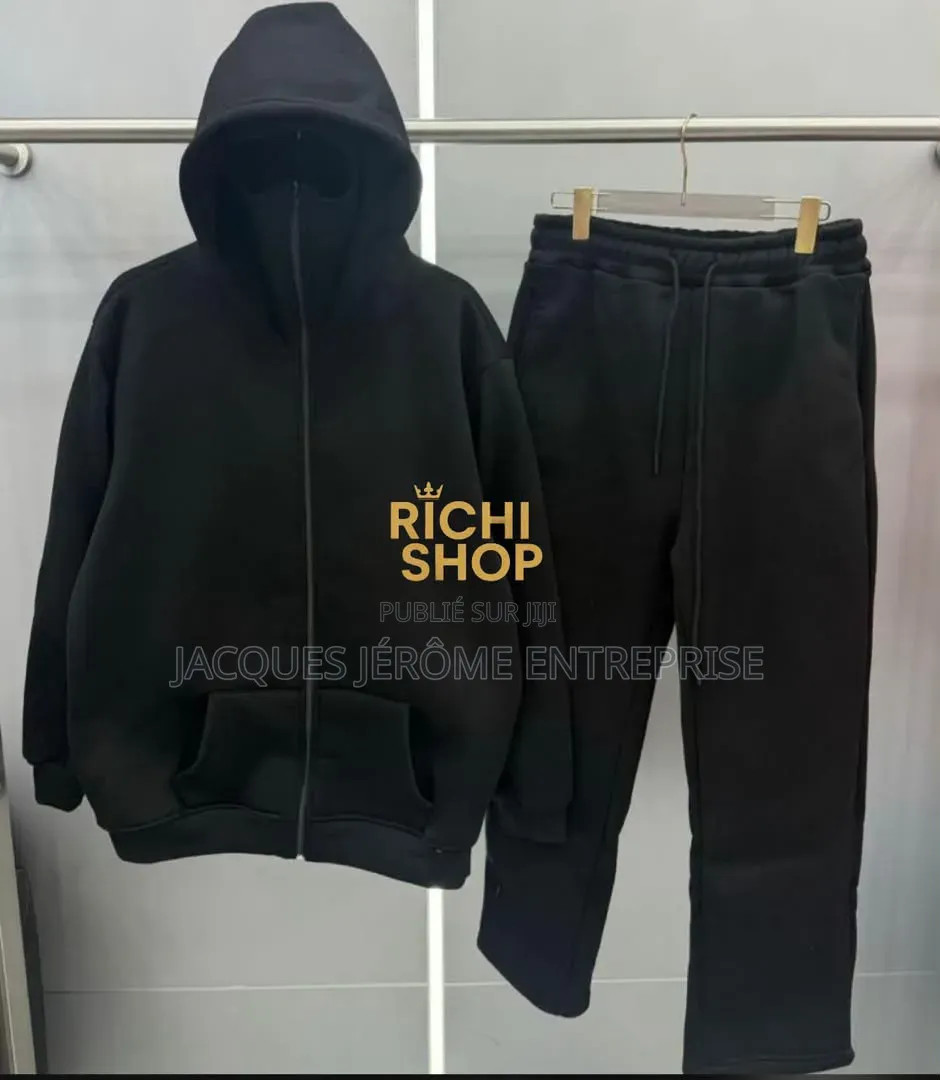 Complet Neutre Avec Cagoule