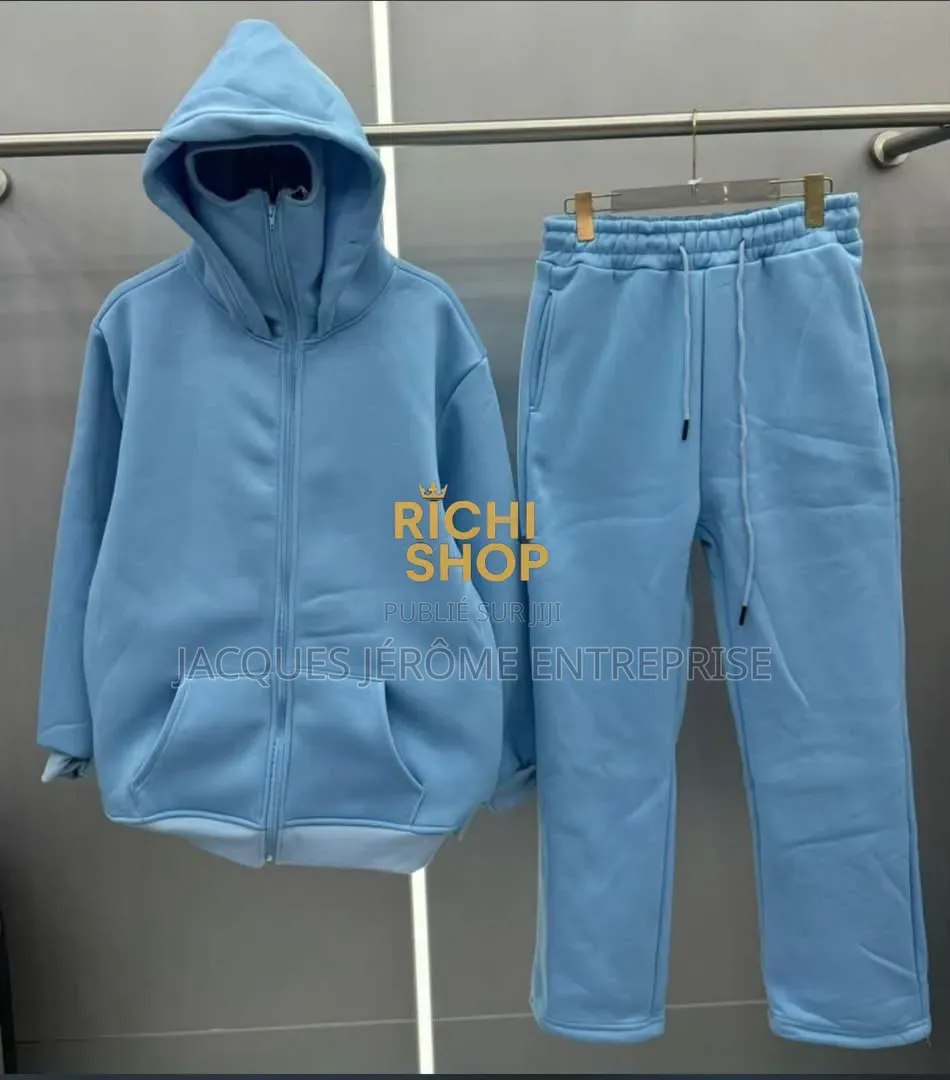 Complet Neutre Avec Cagoule