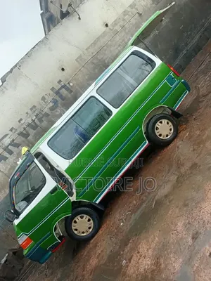 Toyota HiAce 2018 Vert