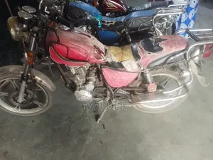 Nouveau KTM Duke 125 2023 Rouge