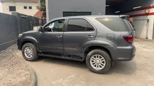 Toyota Fortuner 2014 Gris