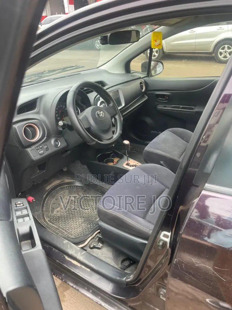 Toyota Vitz 2019 Noir