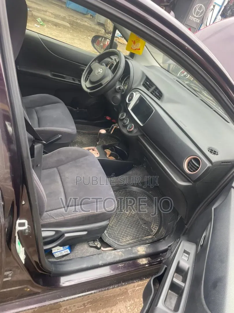 Toyota Vitz 2019 Noir