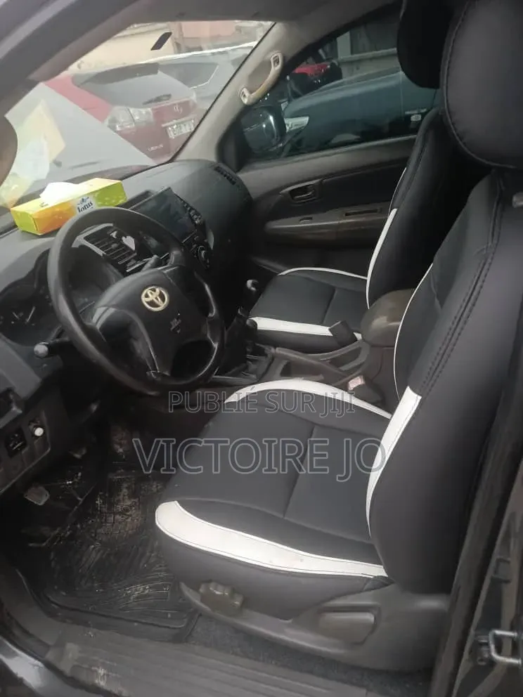 Toyota Hilux 2016 Noir