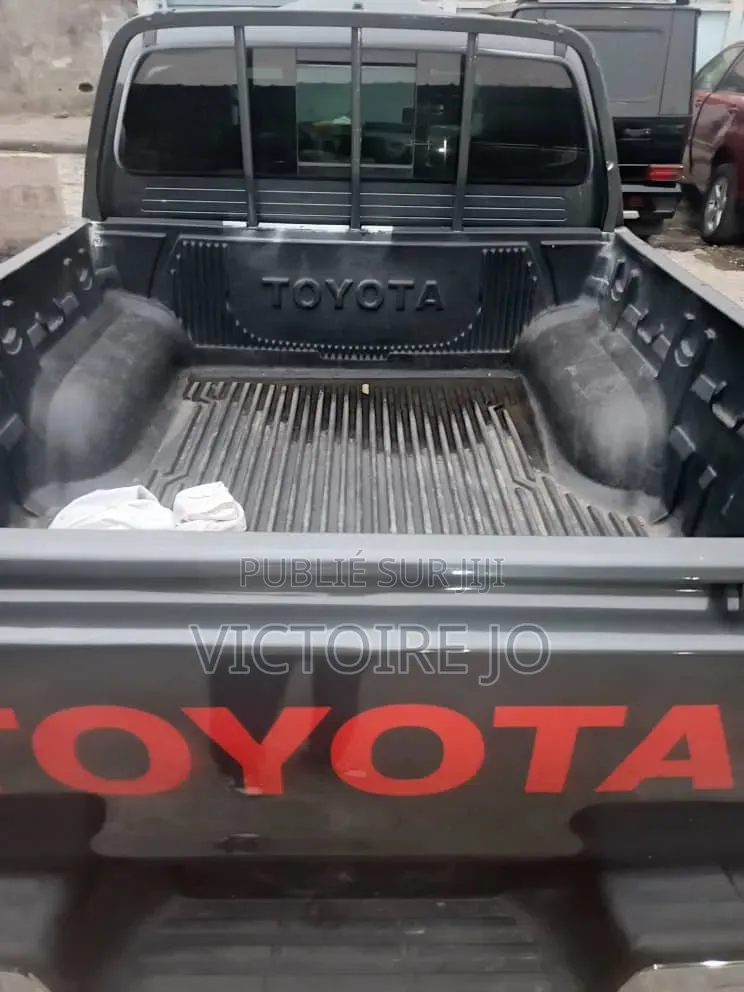 Toyota Hilux 2016 Noir