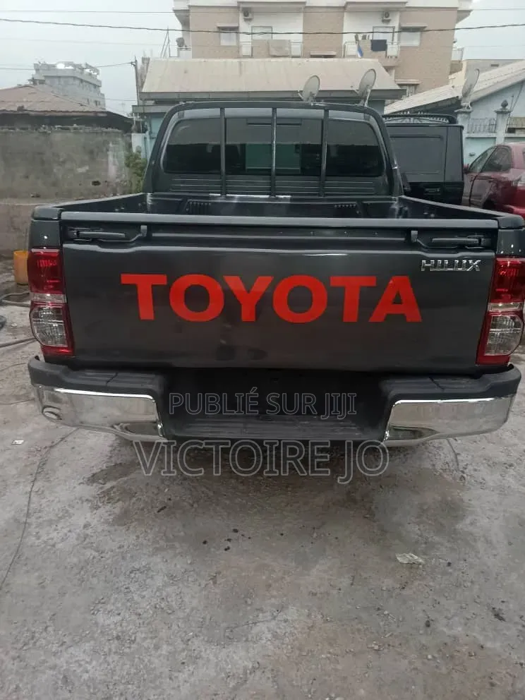 Toyota Hilux 2016 Noir